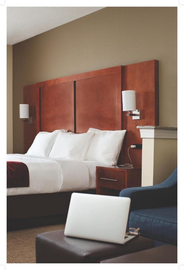 Comfort Inn & Suites Greenville I-70 Bagian luar foto