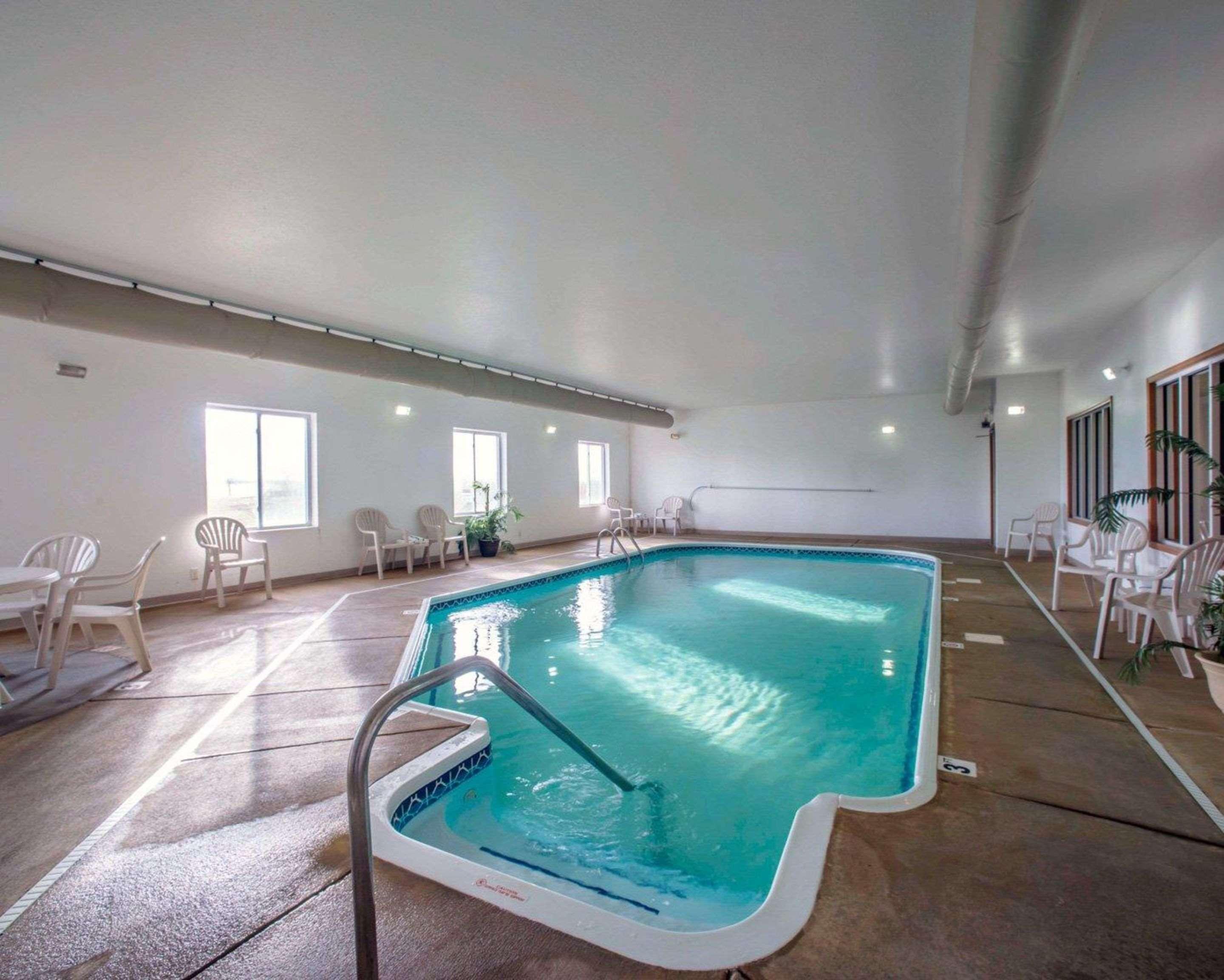 Comfort Inn & Suites Greenville I-70 Bagian luar foto