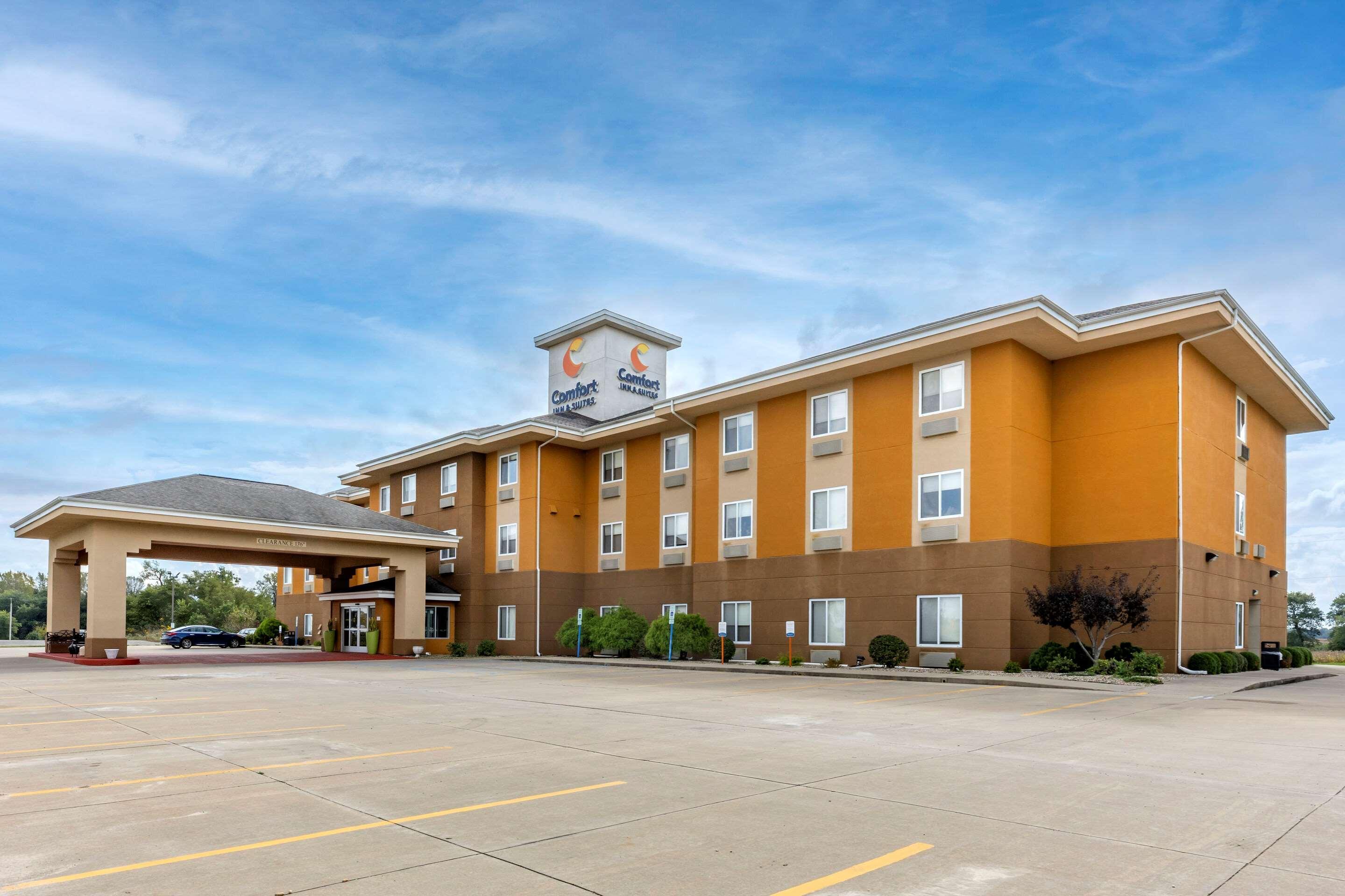 Comfort Inn & Suites Greenville I-70 Bagian luar foto