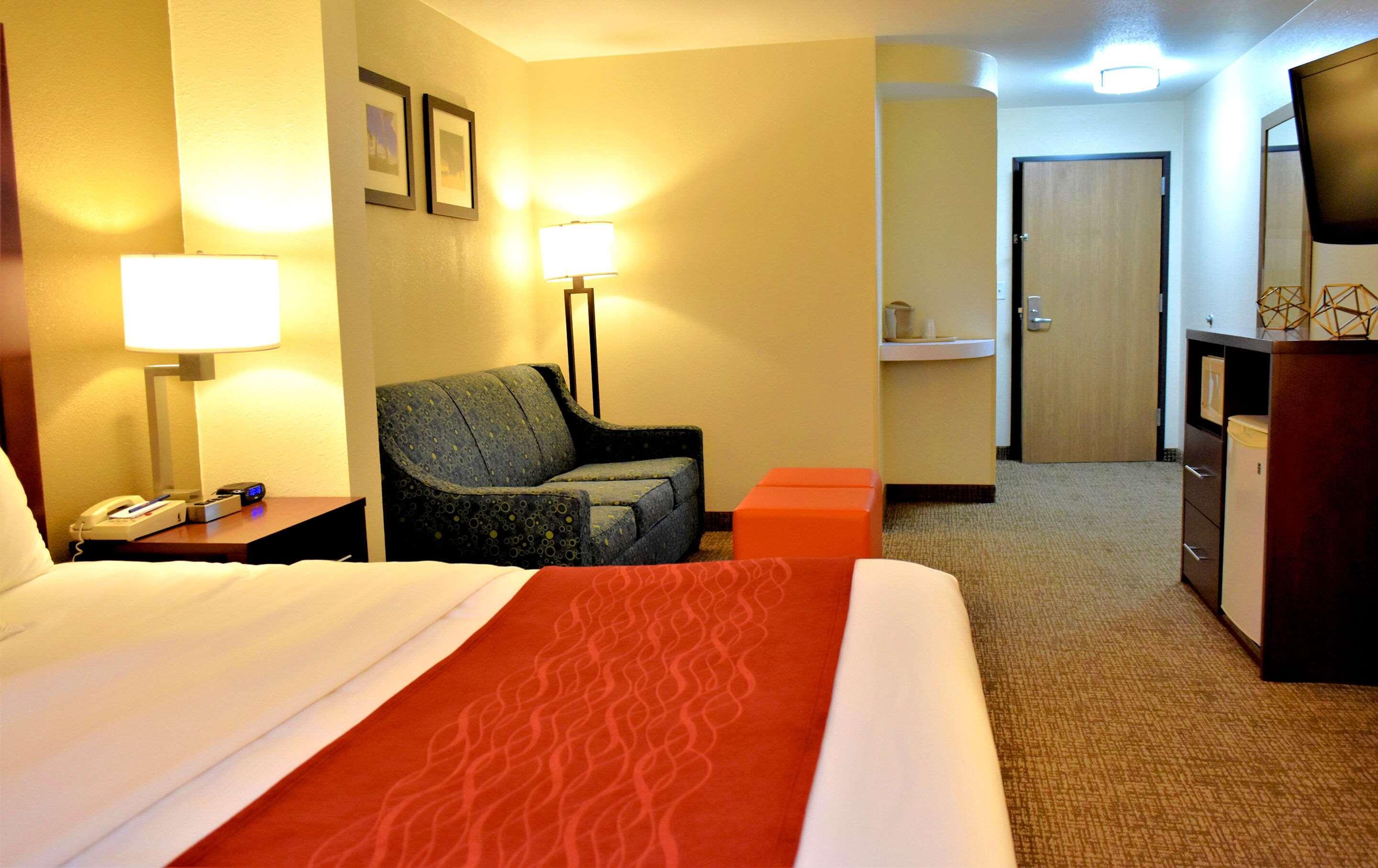 Comfort Inn & Suites Greenville I-70 Bagian luar foto